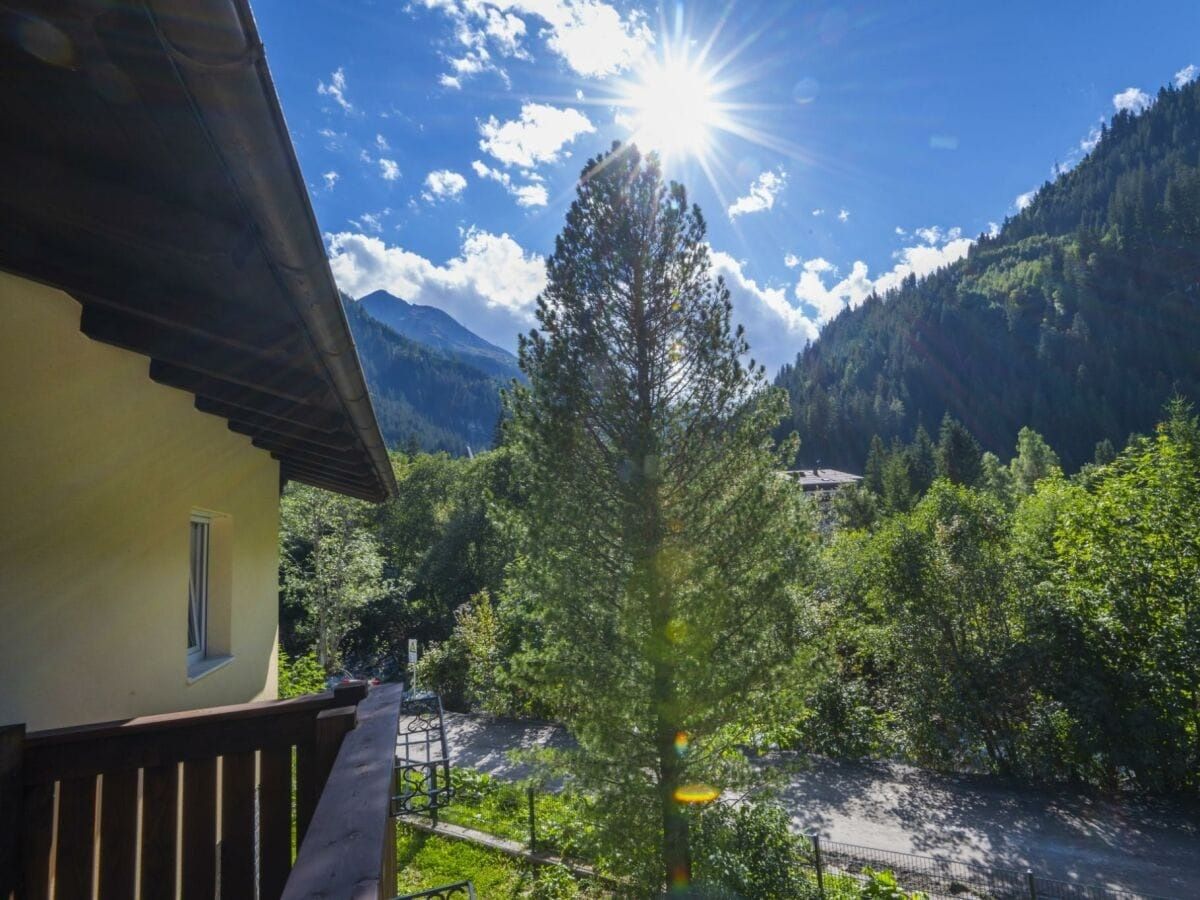 Blick vom Balkon des Haus Nani auf die Berge des Gasteinertals